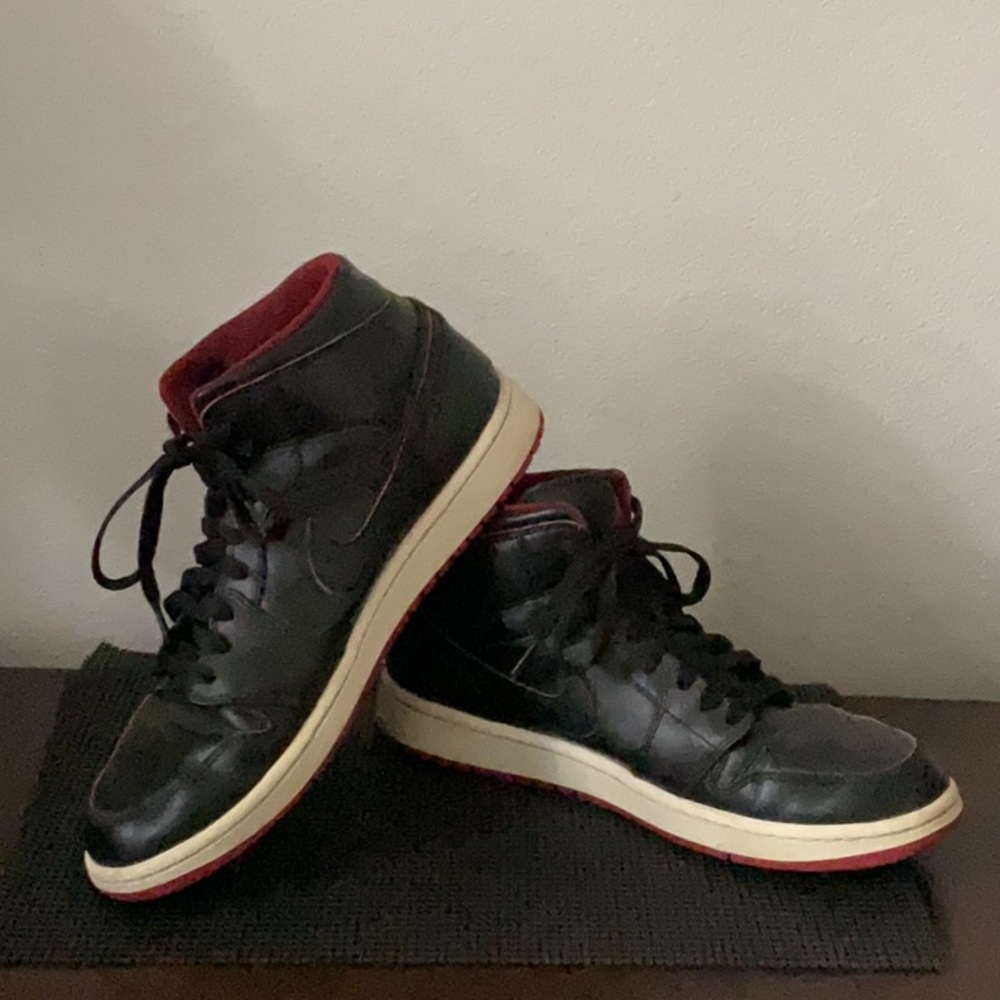 Men’s Nike Air Jordan Black Leather Shoes Size 10M